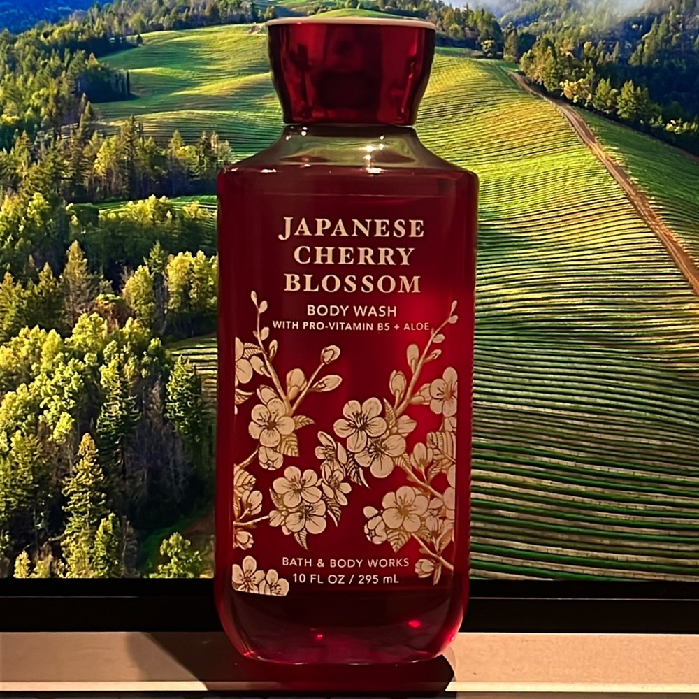 Bath and Body Work Japanese Cherry Body Wash 10 FL OZ/ 295 mL